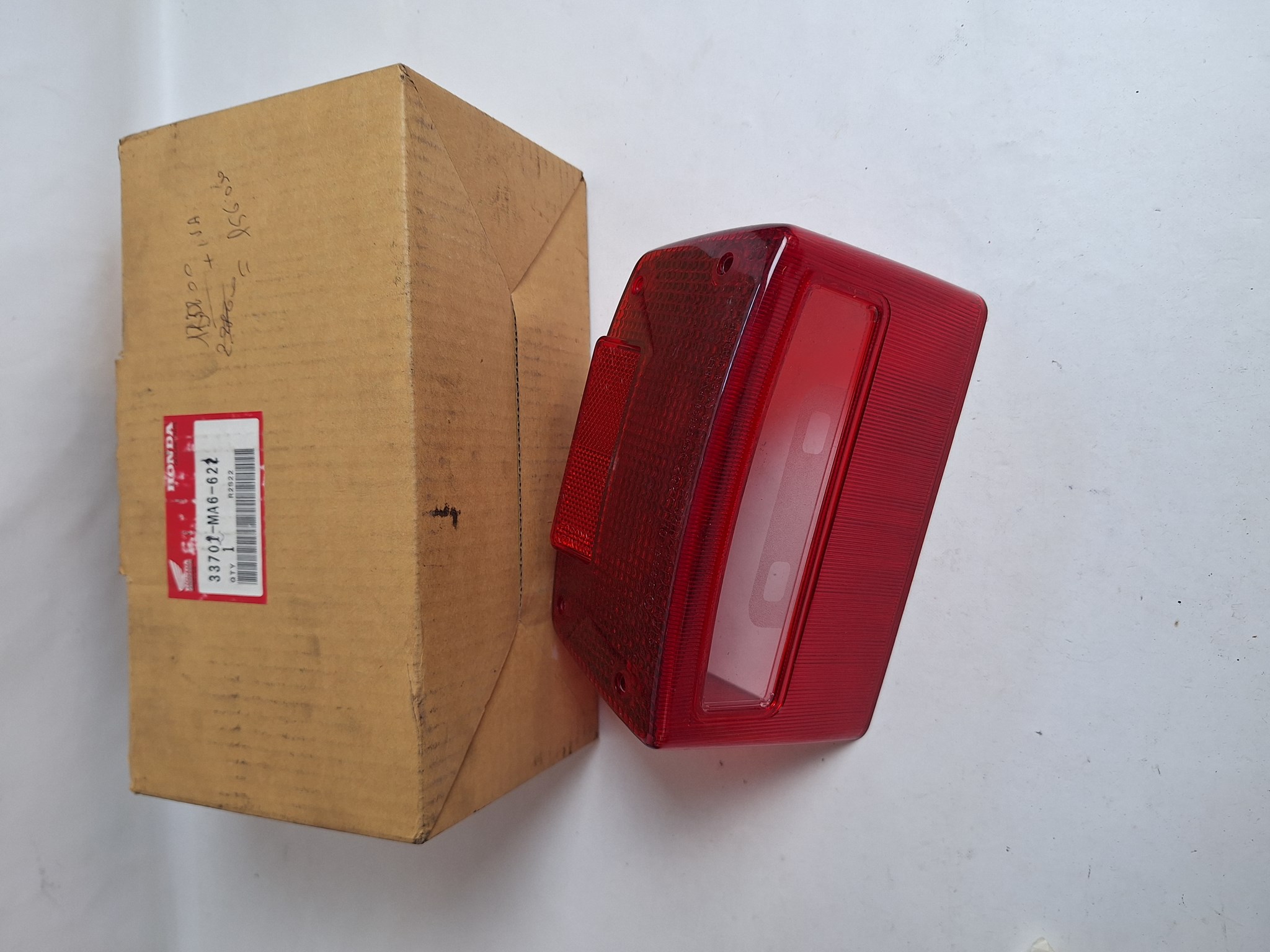 Picture of TAILLIGHT UNIT  33701-MA6-622